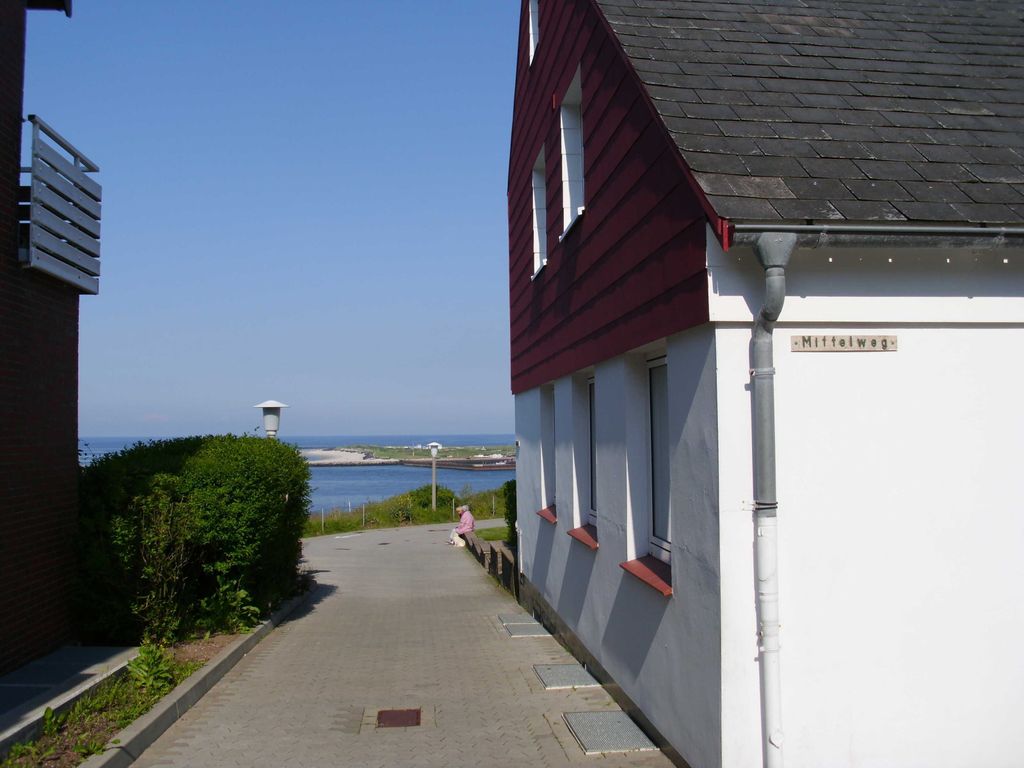 Blick entlang Haus Bodanca zur Düne