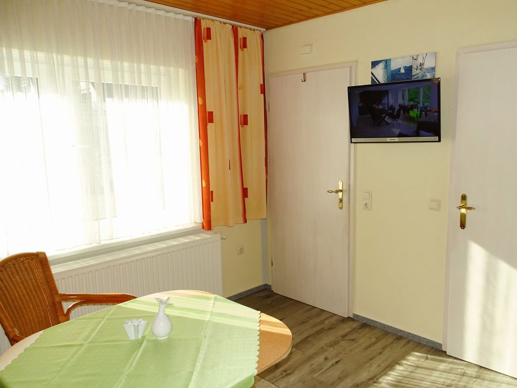 Sitzecke mit Fernseher