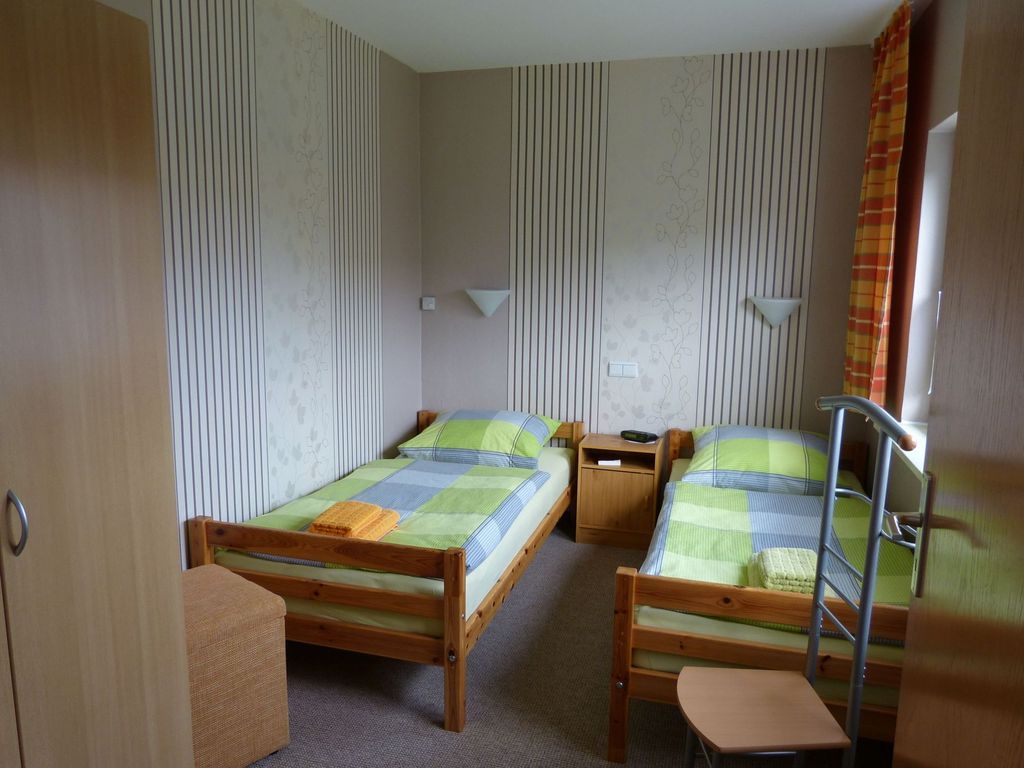 Schlafzimmer mit 2 Einzelbetten