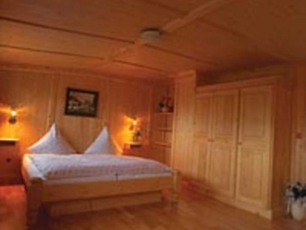 großzügiges Doppelzimmer im zweiten Stock