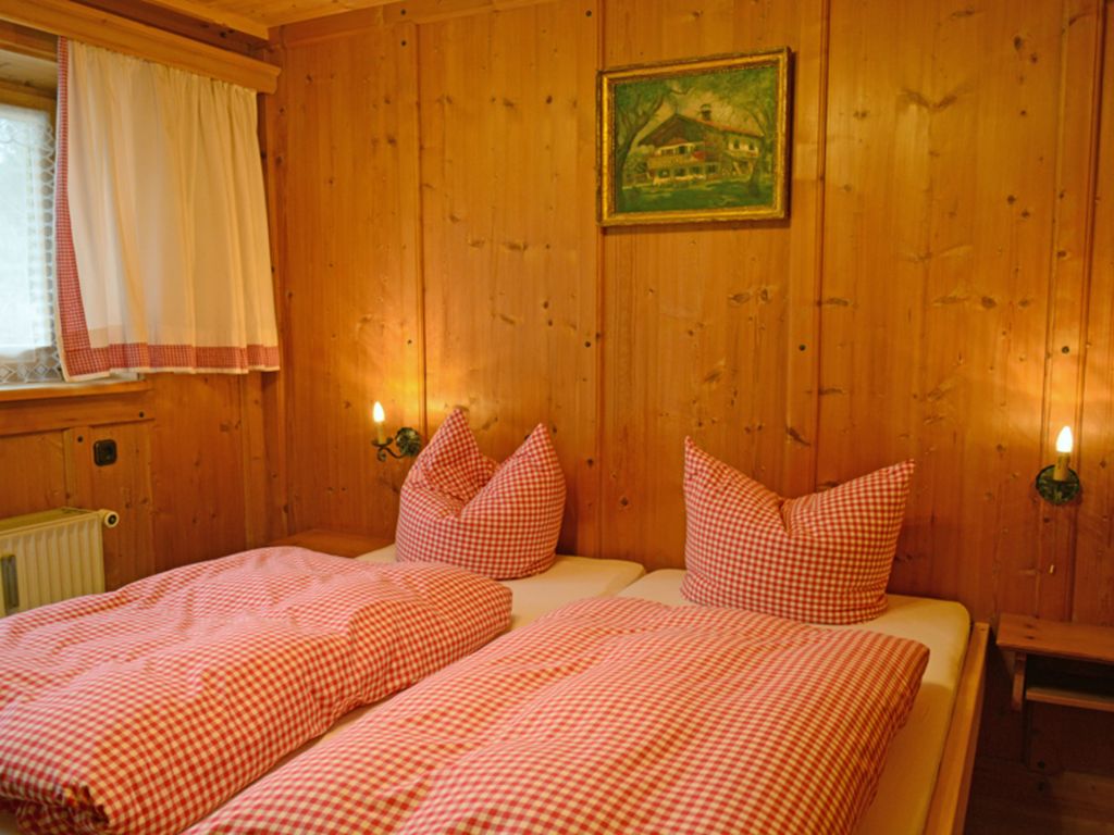 Doppelzimmer im Parterre mit Sonnenterrasse zum Kräutergarten