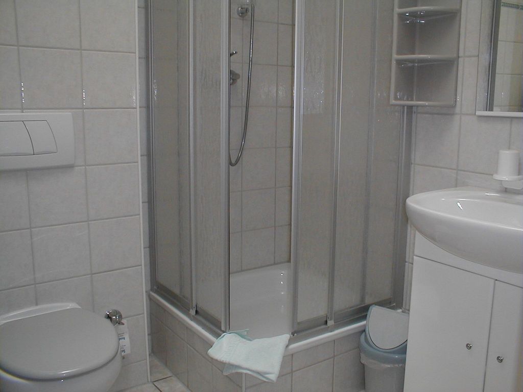 Beispielbild Bad mit Dusche/WC