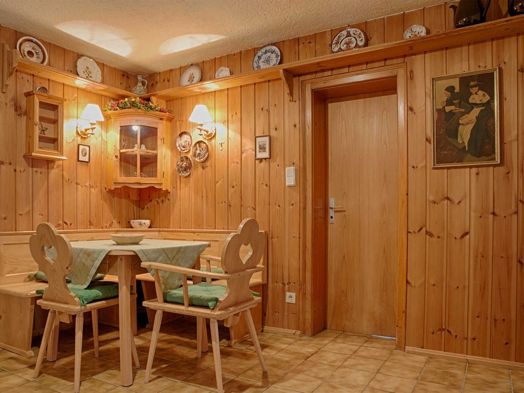 Gästehaus Max-Josef in Tegernsee in ruhiger dennoch zentraler Lage - Ferienwohnung Neureuth