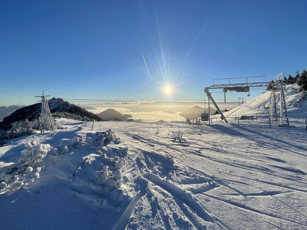 Über den Wolken zu Hause: Wenn die Wintersonne die Gipfel küsst