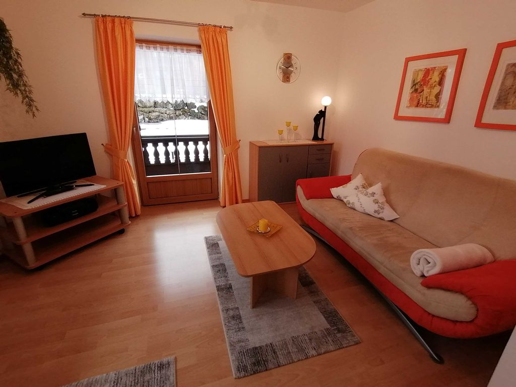 01 FW Gelb
Wohnzimmer