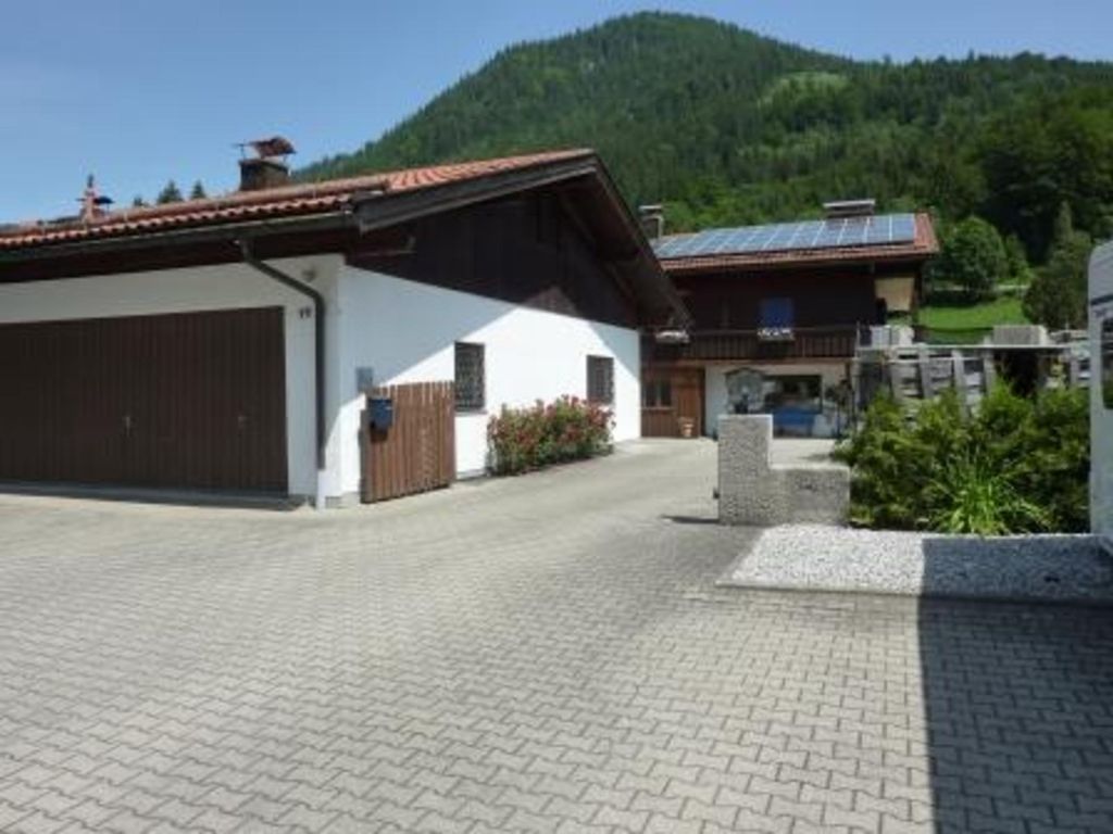 Hausansicht vom Parkplatz