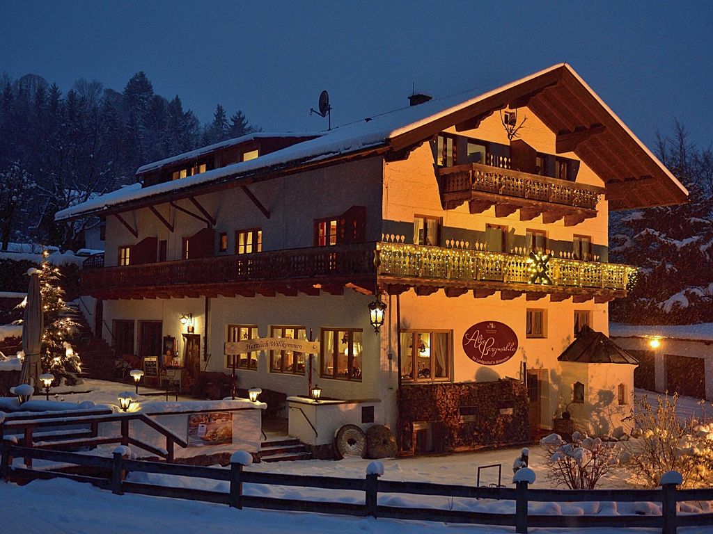 Winter in Birkenstein###br###Alte Bergmühle im Schnee