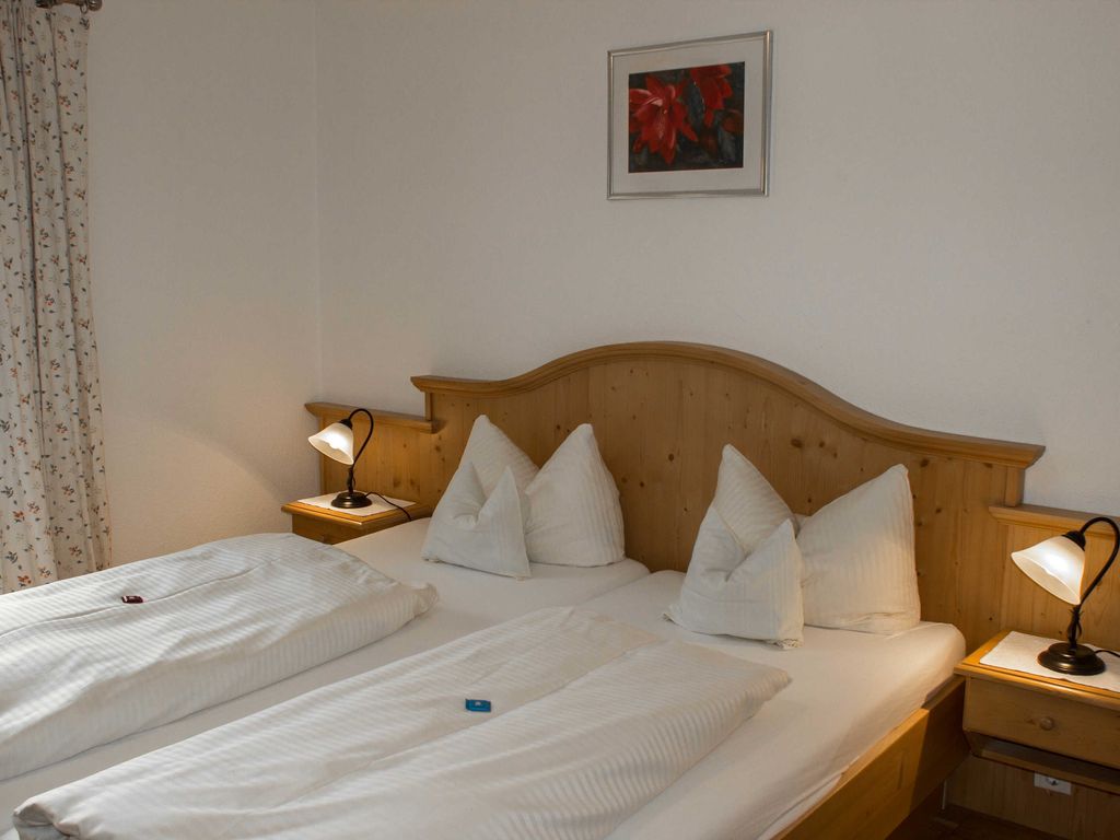 Doppelzimmer mit Balkon im ersten Stock