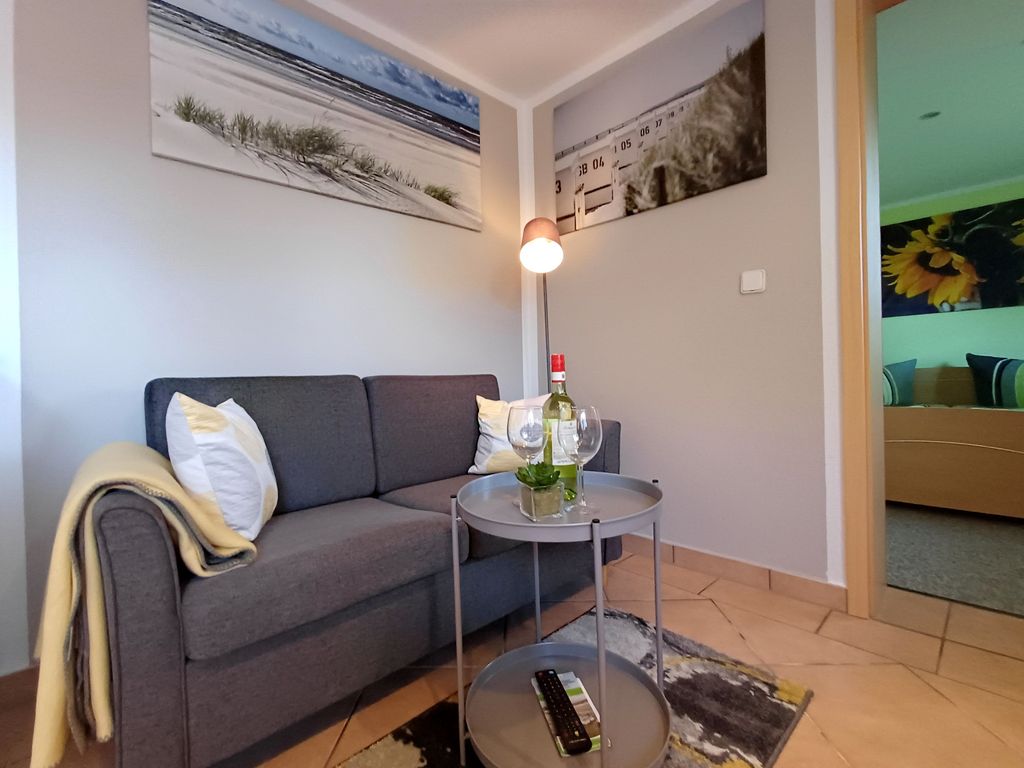 Wohnzimmer mit Pantry-Küche