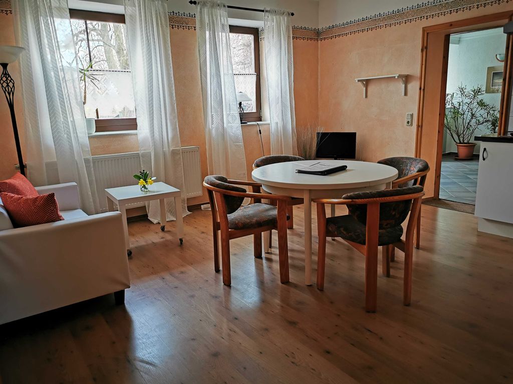 Blick in den Wohnraum einer Ferienwohnung