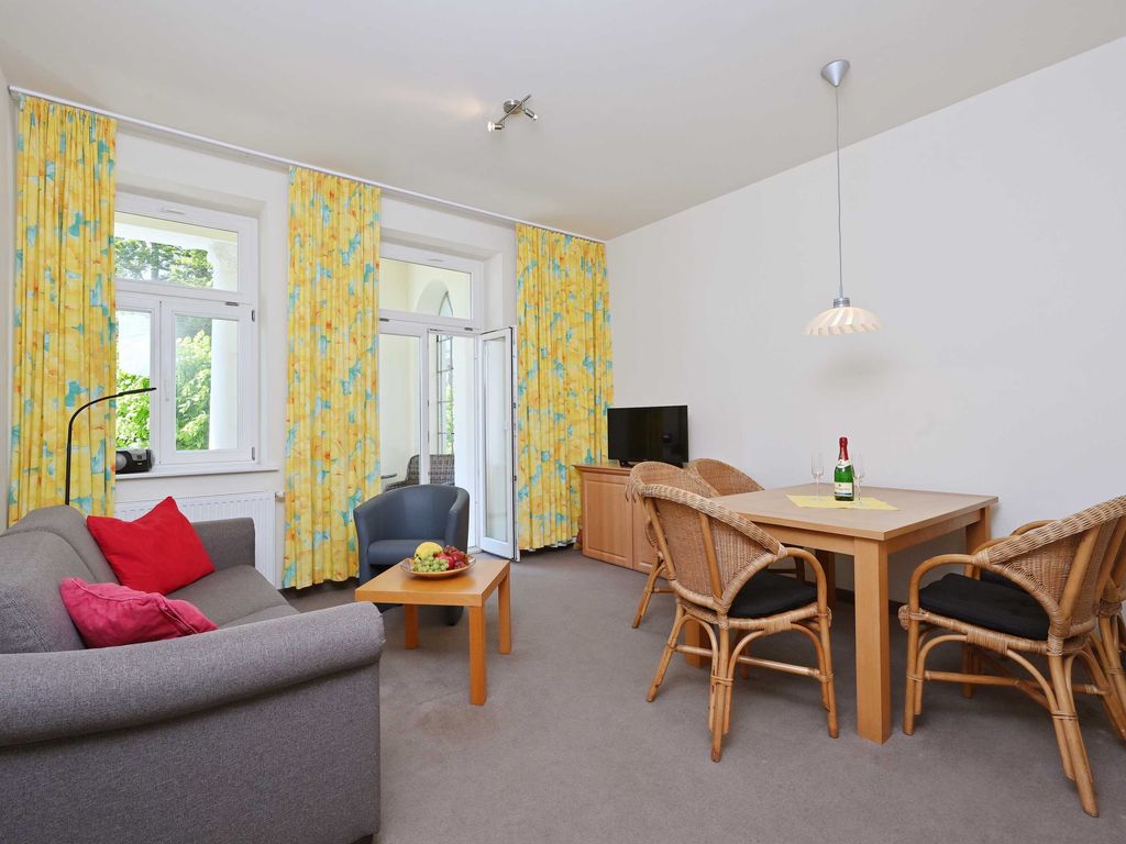 Blick durch Wohnung 2