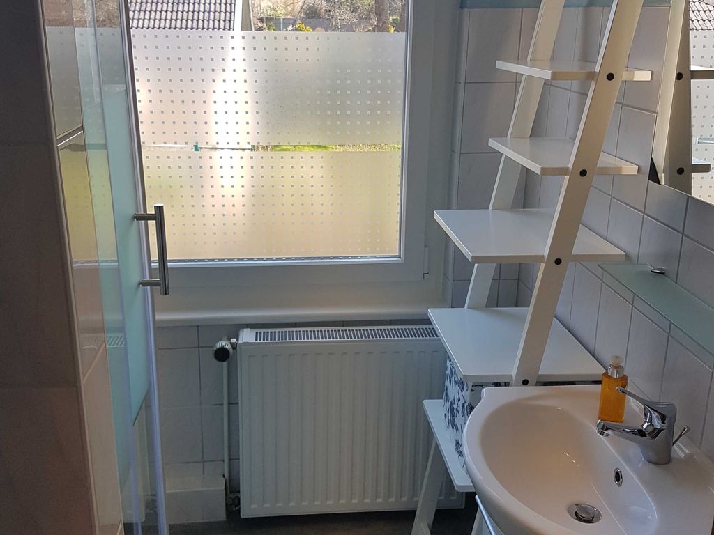 Bad mit Dusche und WC
