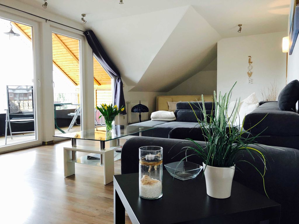 Sofa mit Blick auf die Loggia