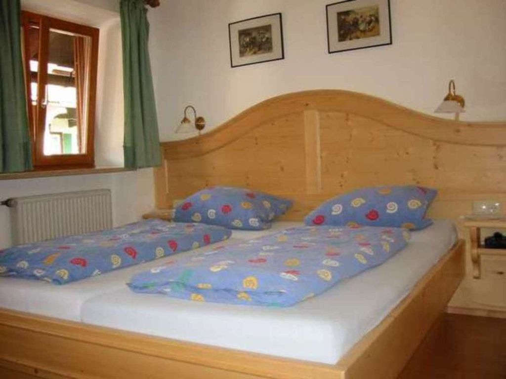 1/3 Schlafzimmer n