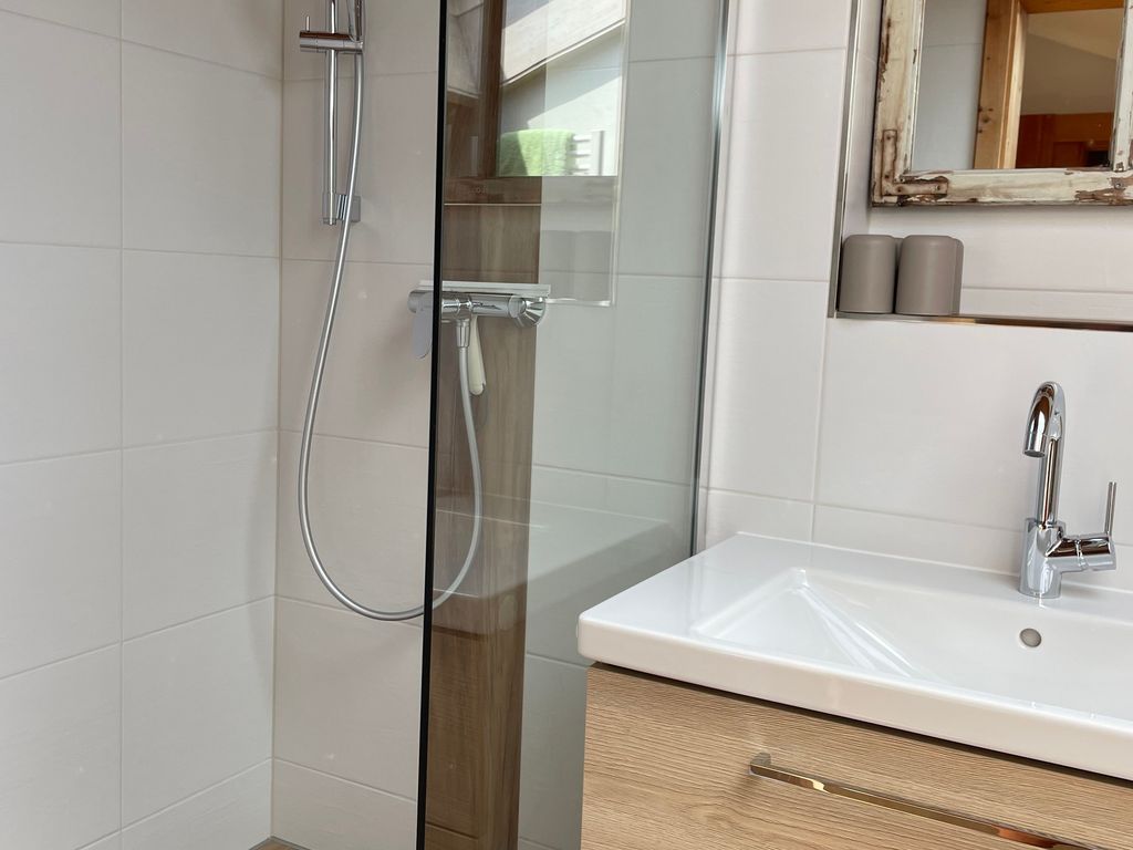 Bad mit Dusche
