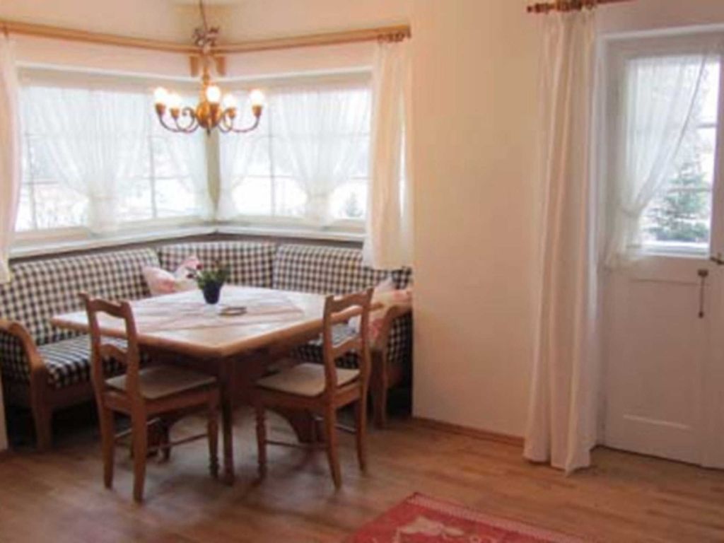 die Sitzecke im Wohnzimmer