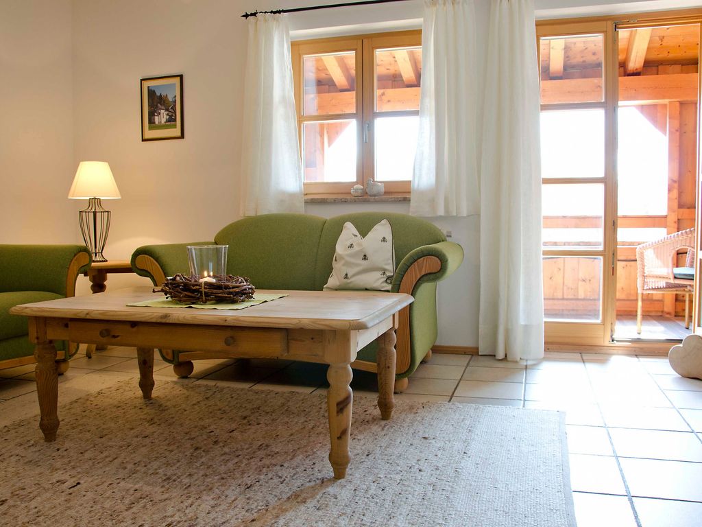 Sitzecke der Wohnung grün