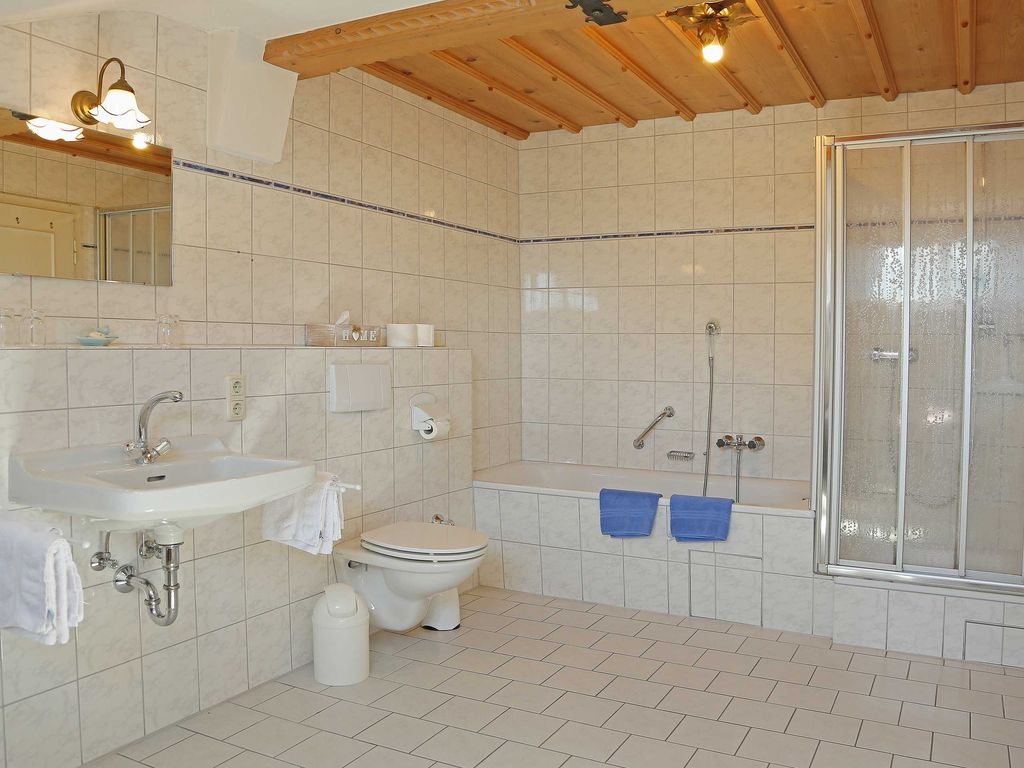 FeWo Nr. 8 Badezimmer