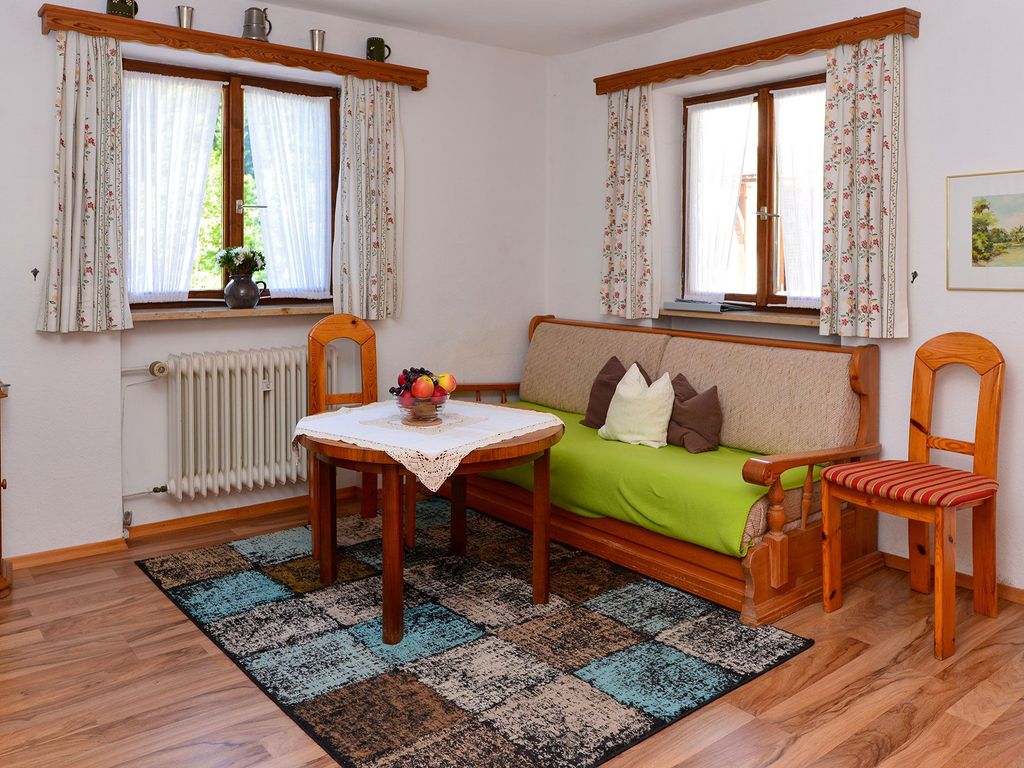 Wohnecke im Appartement Salettl - Ferienwohnung Haus Hubertus Kreuth