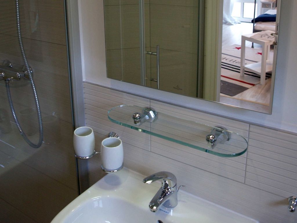 Bad mit Dusche und WC