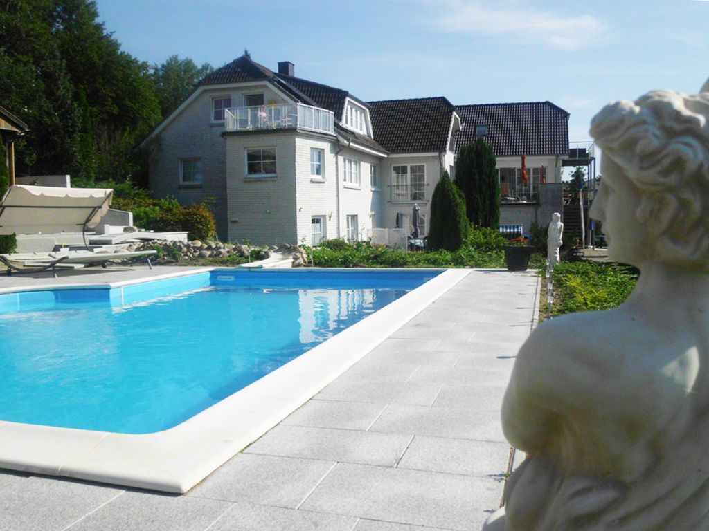 Außenpool Schwimmbad