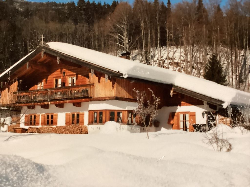 Hausansicht im Winter