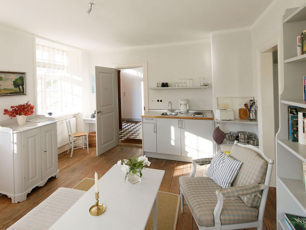 Rechter Seitenflügel, Wohnung 1