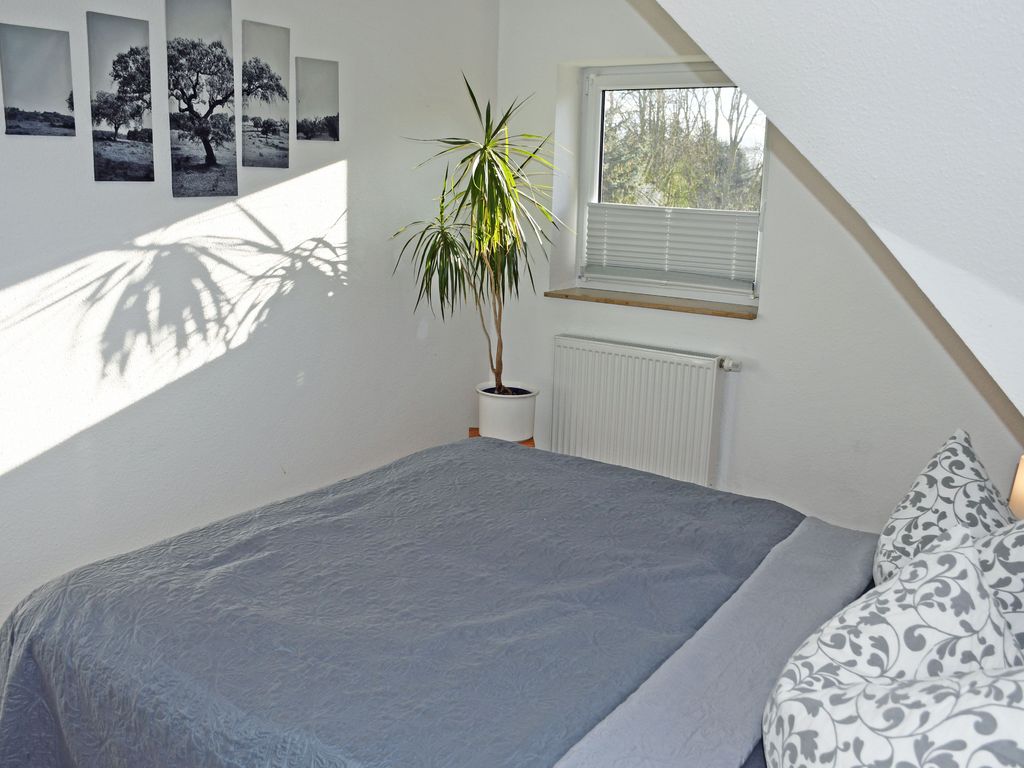 Ferienwohnung Rapsblüte mit Kamin und Balkon