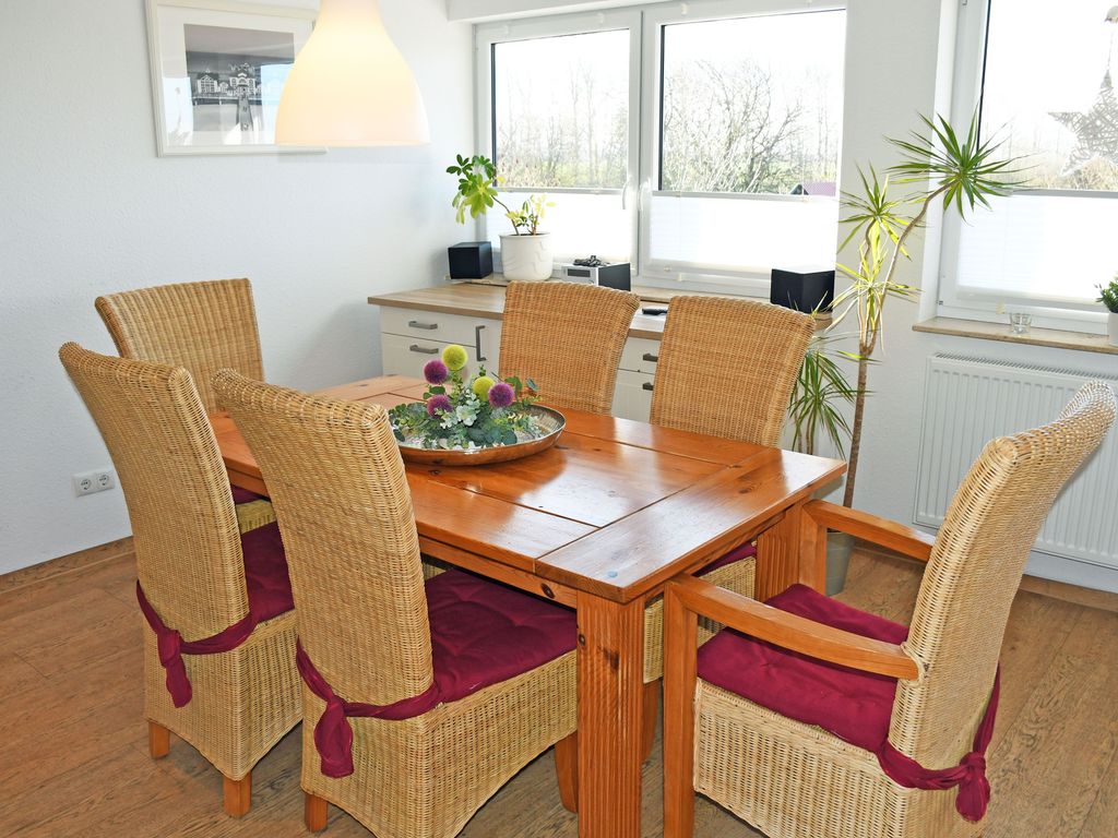 Ferienwohnung Rapsblüte mit Kamin und Balkon