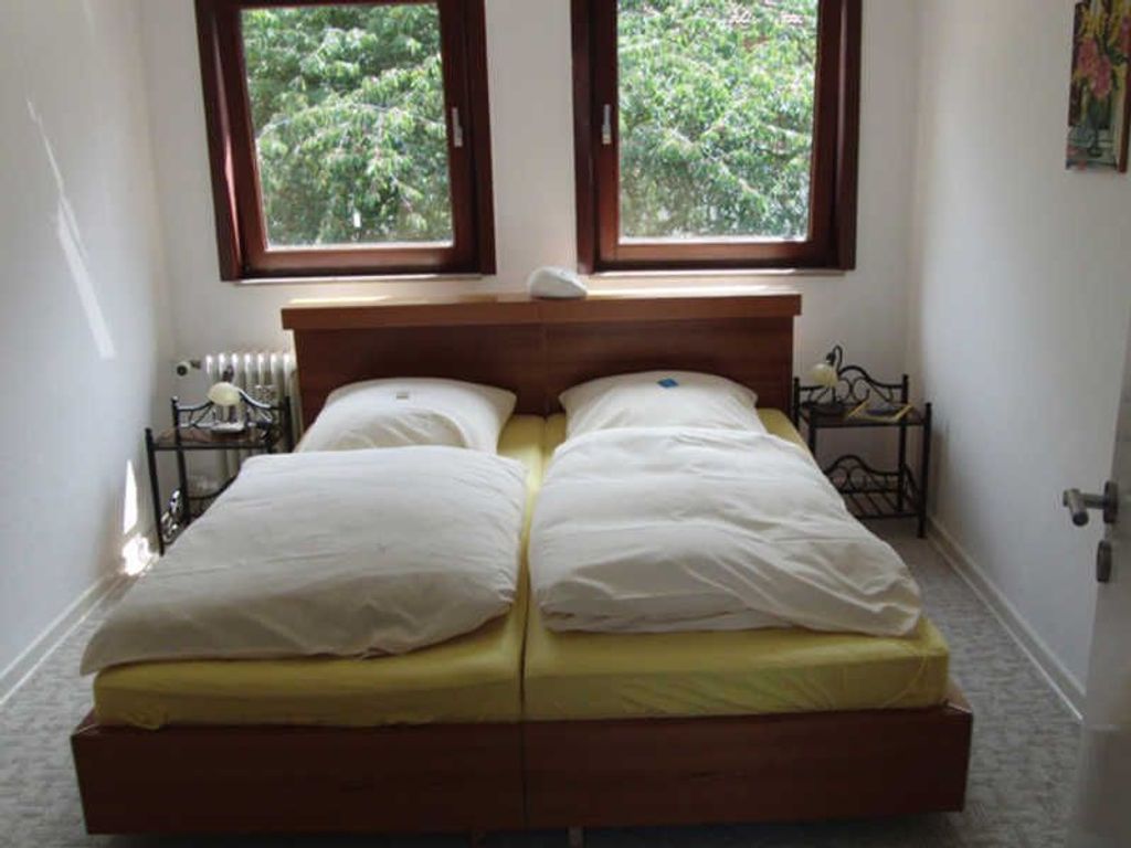 Schlafzimmer 1