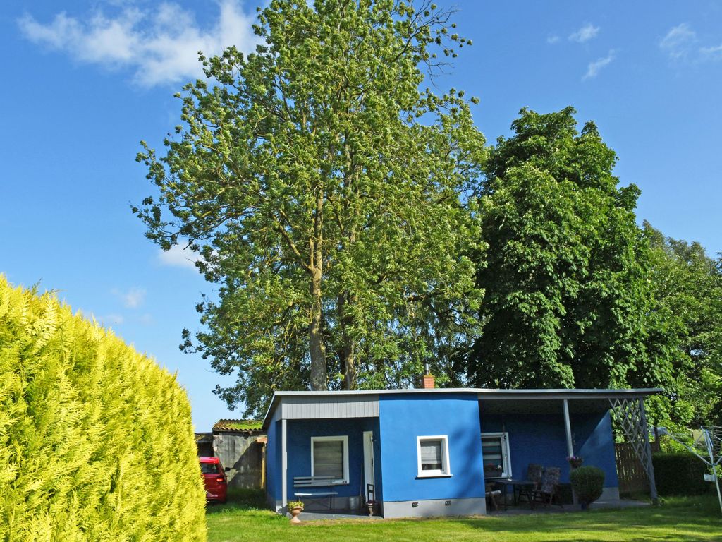 Ferienhaus mit Kamin und Terrasse