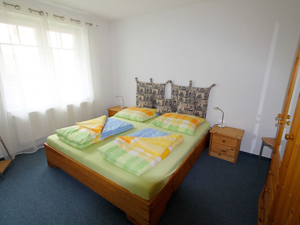 Schlafzimmer mit Doppelbett