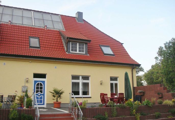 - Ferienwohnung Am Schloßteich (Braun)