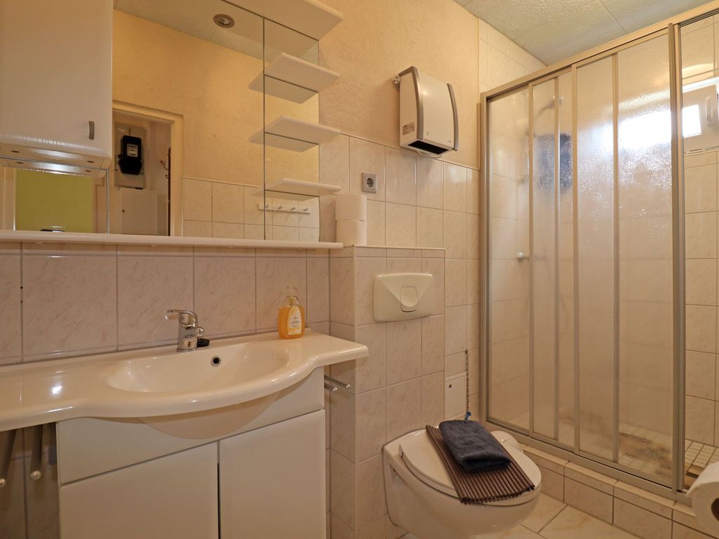 Dusche  und  WC