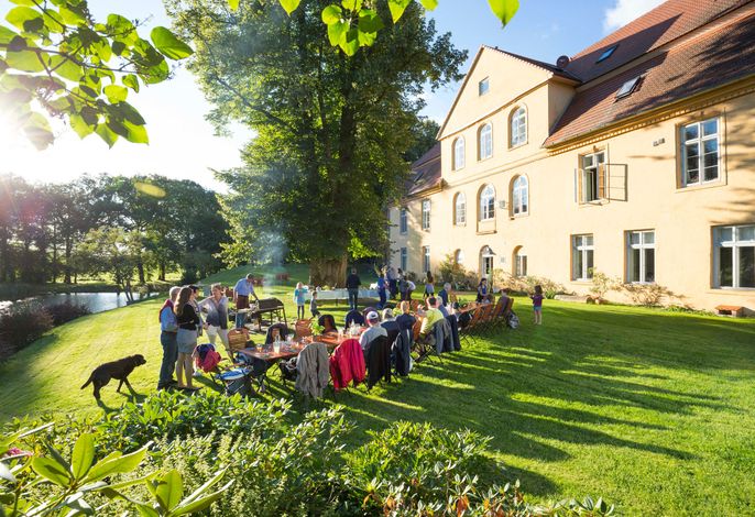 Zu Tisch bei Freunden Wildes und Vegetarisches vom Grill am Dienstagabend