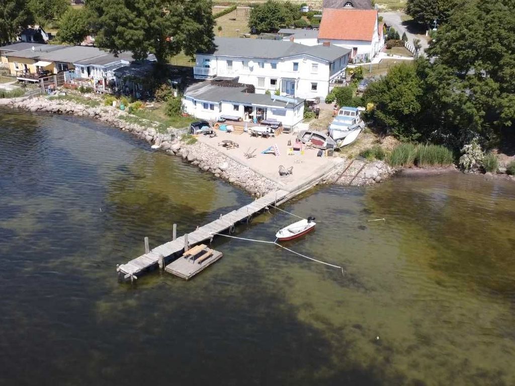 Haus, Bar, Stand, Bootssteg,Ferienhaus am Wasser