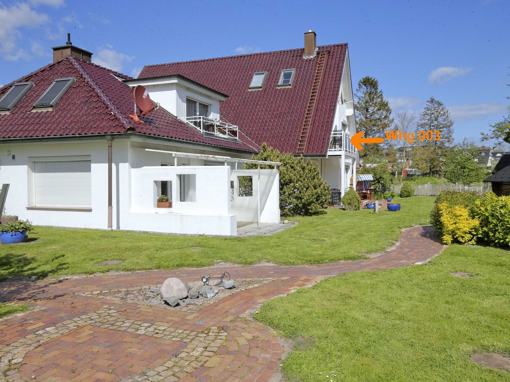 Garten mit mehreren Sitzecken, Strandkorb Hängematte und Grillplatz