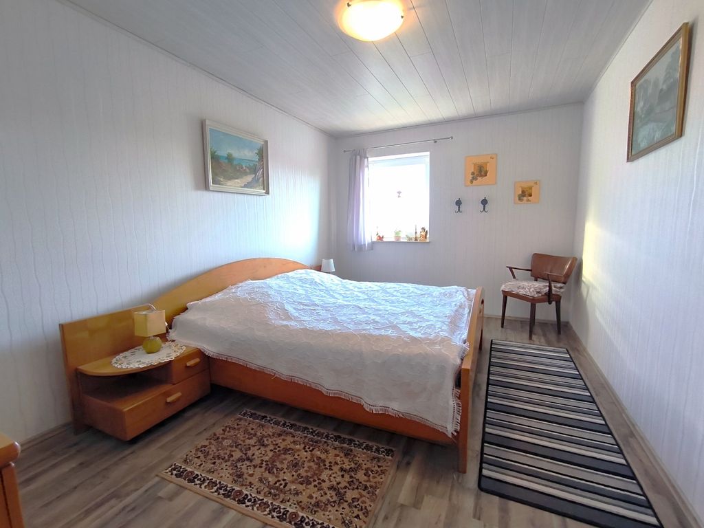 Schlafzimmer mit Doppelbett