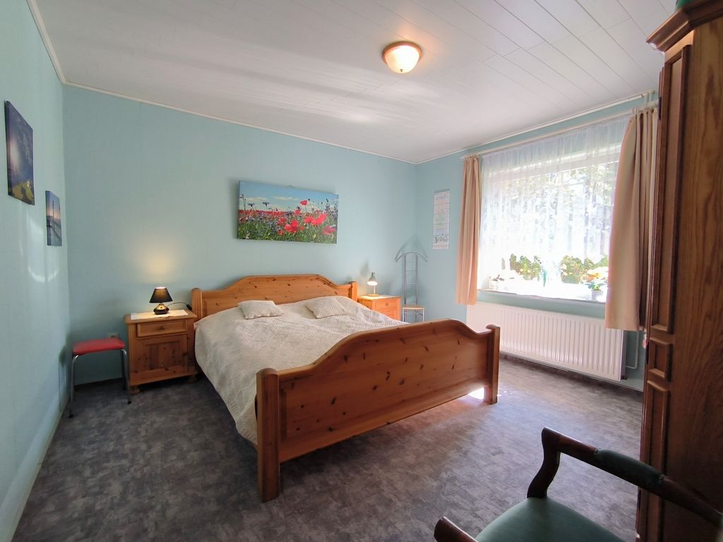 Schlafzimmer mit Doppelbett
