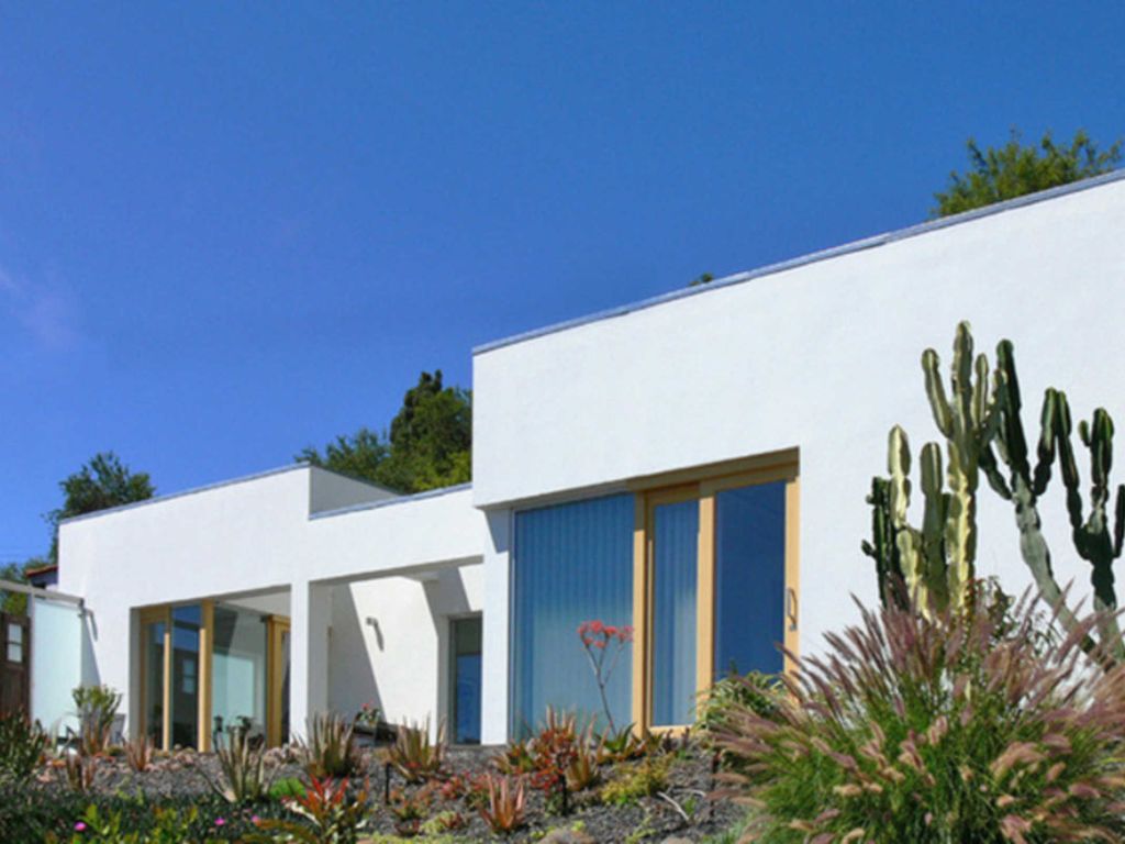 Blick auf das Haus + Garten