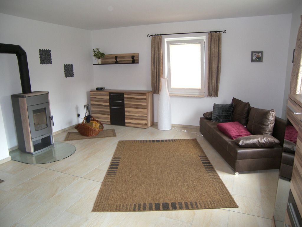 Wohnzimmer mit Kamin