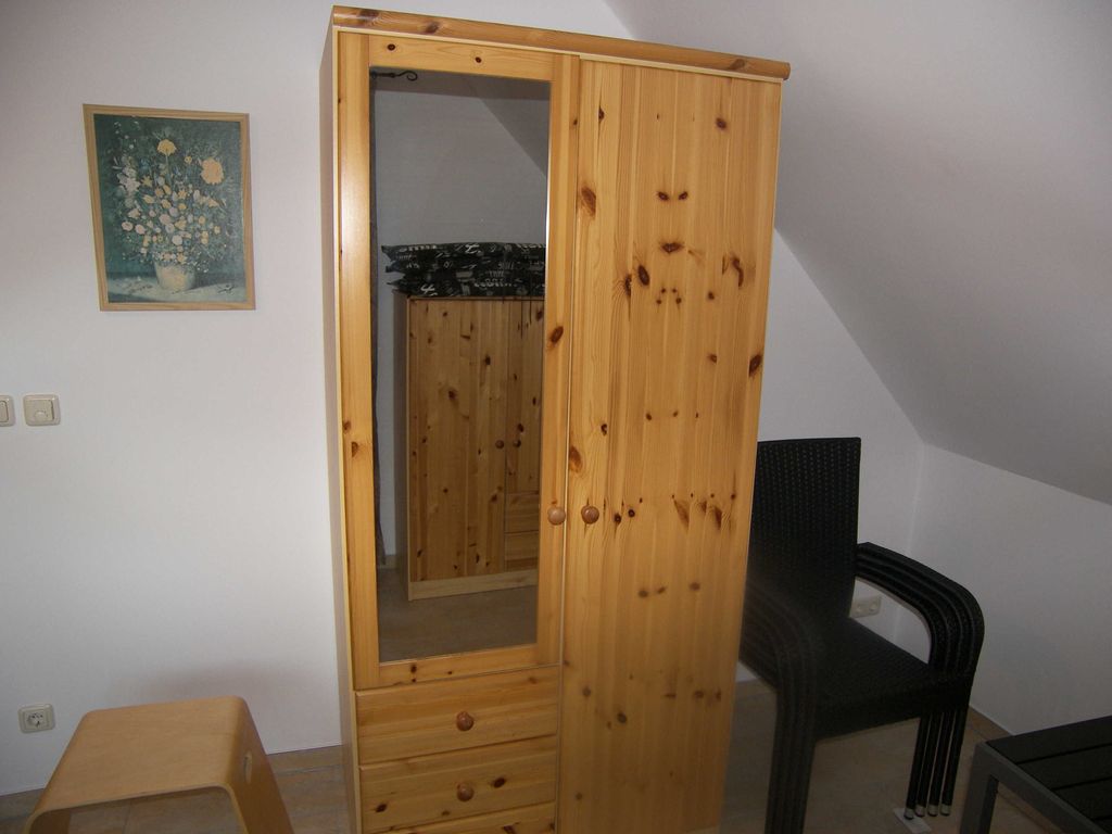 Kleiderschrank