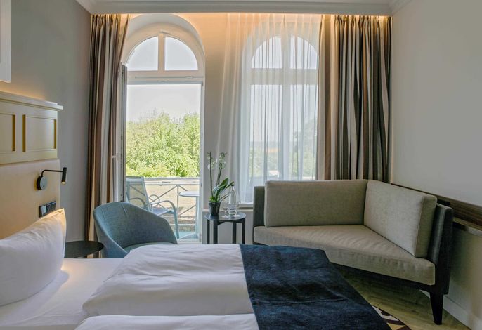 Zimmer Seeseite mit Balkon