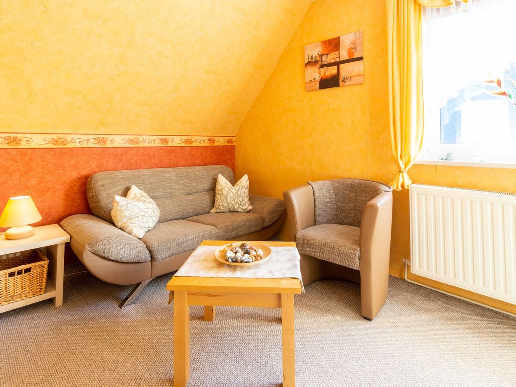 kombiniertes Wohn-/ Schlafzimmer