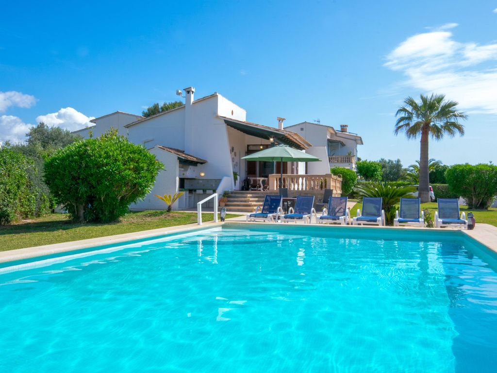Pool und haus