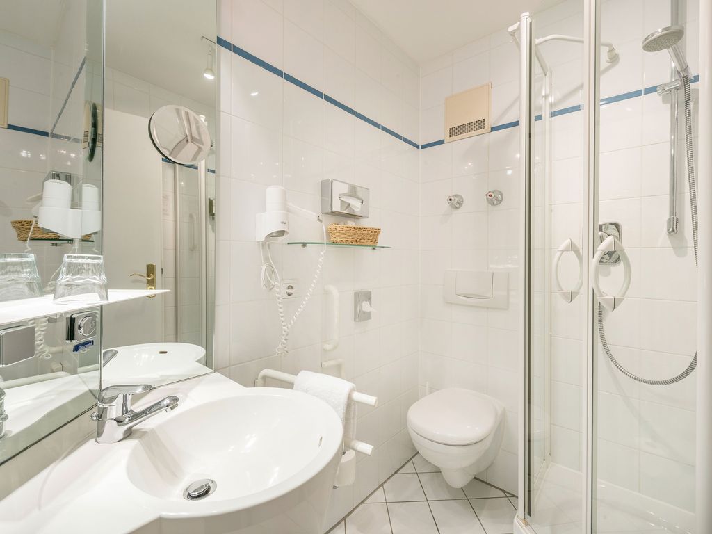 Hotel Der Westerhof Tegernsee - Classic Einzelzimmer -Badezimmer