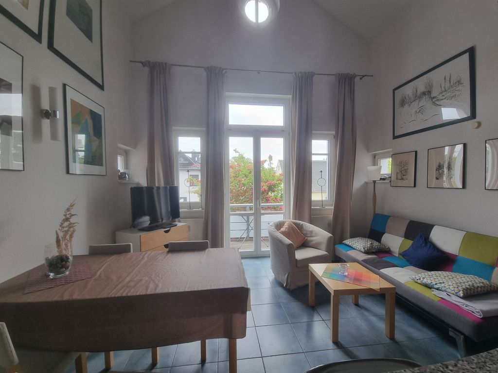 Wohnzimmer mit Eßtisch