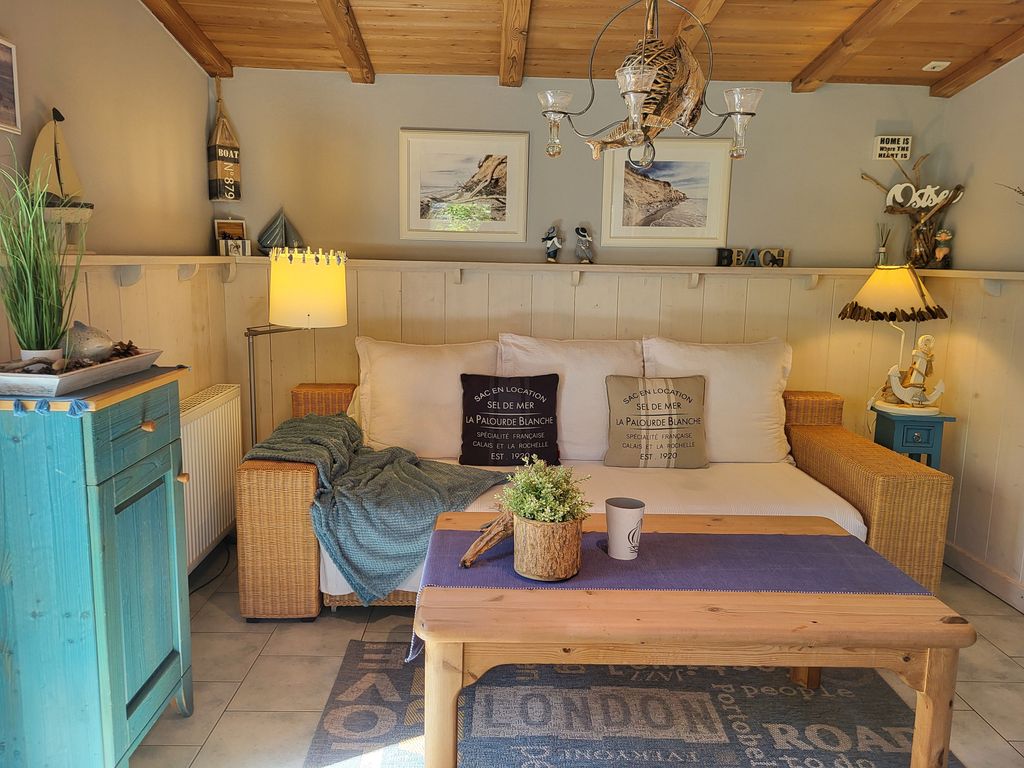 Wohnzimmer mit Couch