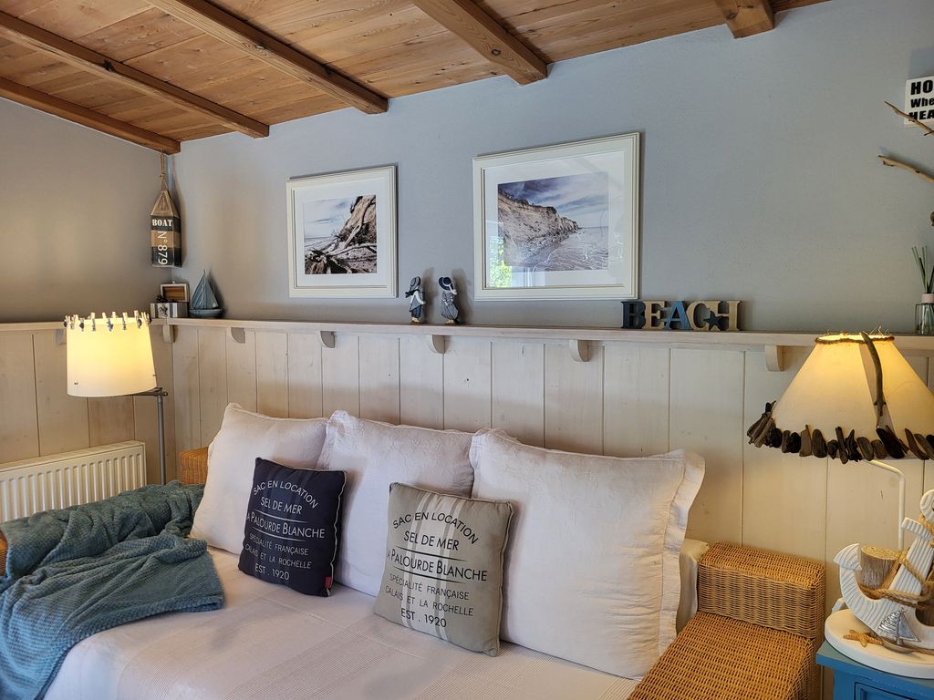 Wohnzimmer mit Couch