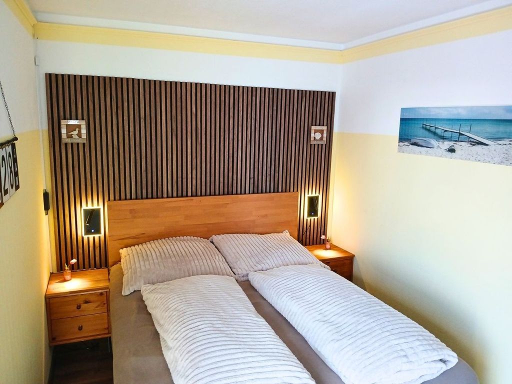 Schlafzimmer mit Boxspringbett